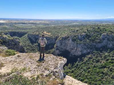 Estesa per 800 ettari, lunga 12 km, larga pi� di 400 metri e profonda 340...